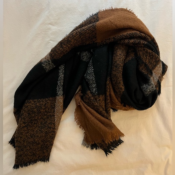 Scarf - Picture 1 of 1